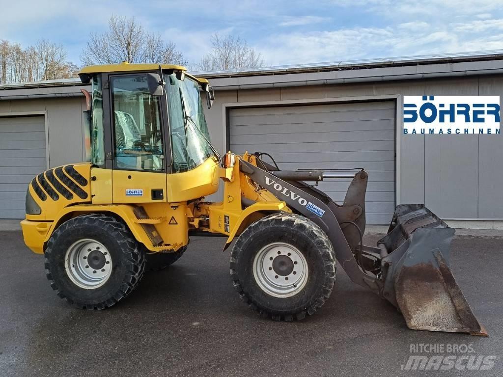 Volvo L 30 B Tekerlekli yükleyiciler
