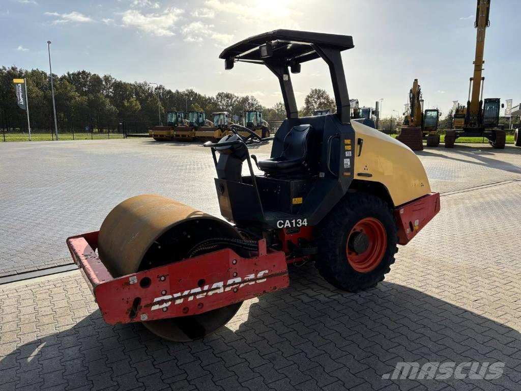 Dynapac CA 134 D Tek tamburlu silindirler