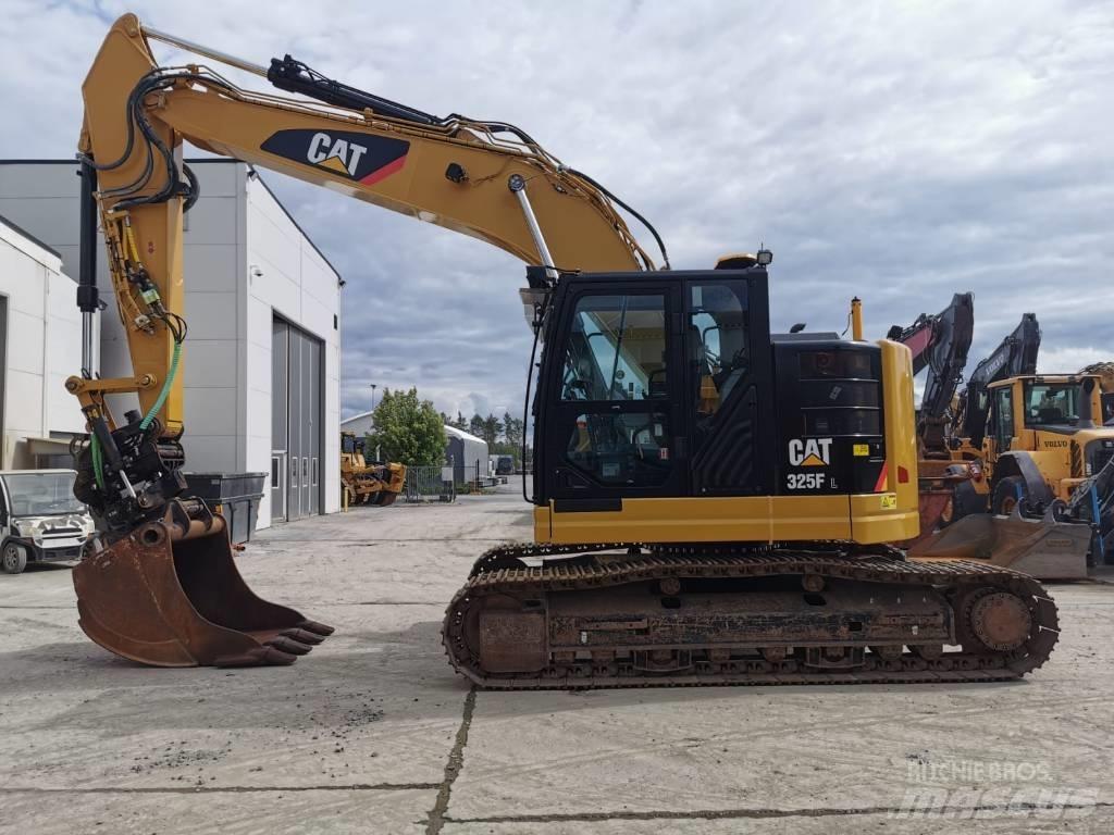 CAT 325FL CR Paletli ekskavatörler