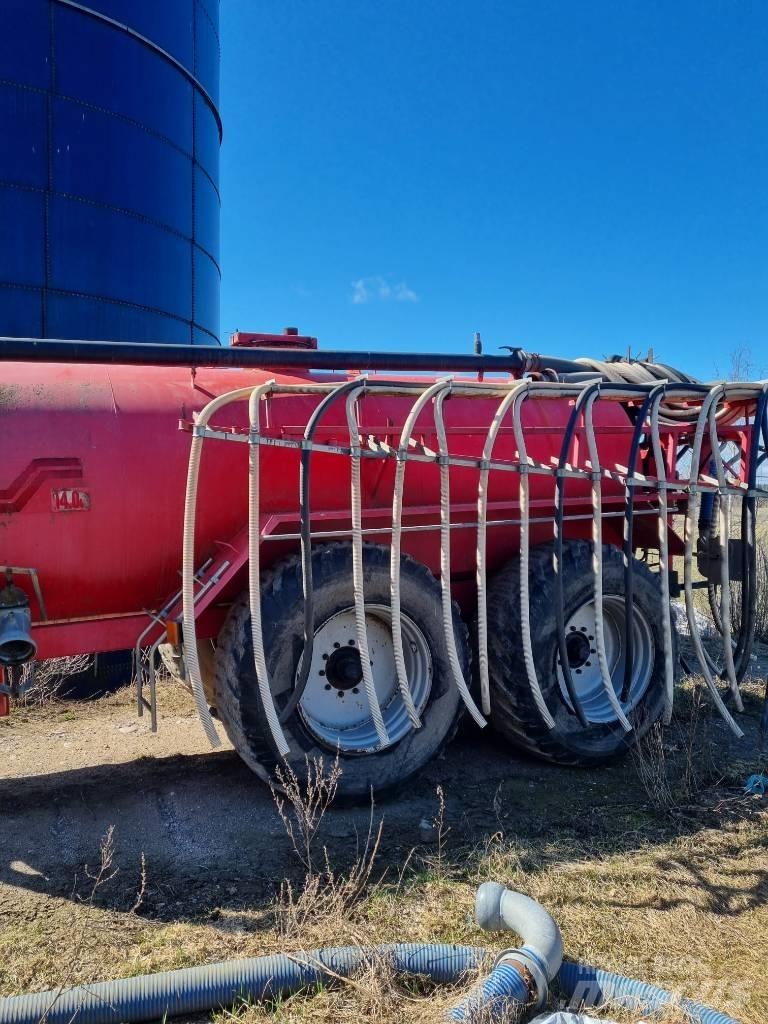 Livakka 14 m3 Sivi gübre ve ilaç tankerleri