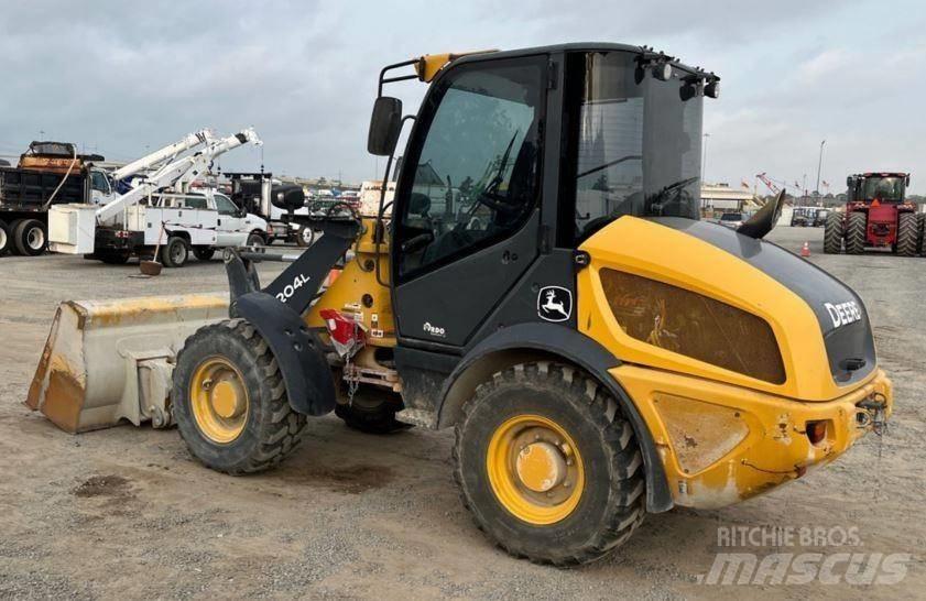 John Deere 204L Tekerlekli yükleyiciler