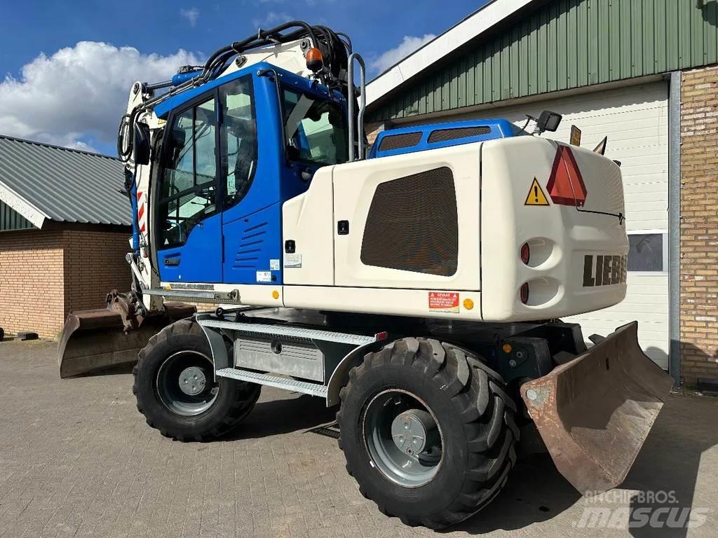 Liebherr A914 Lastik tekerli ekskavatörler