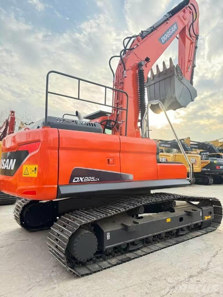 Doosan DX 225 LCA Midi ekskavatörler 7 - 12 t