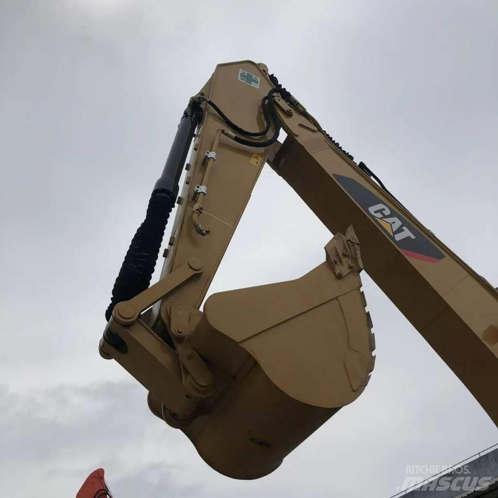 CAT 330D2L Paletli ekskavatörler