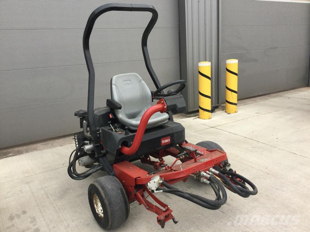 Toro 3250D Mobil çim biçme makineleri