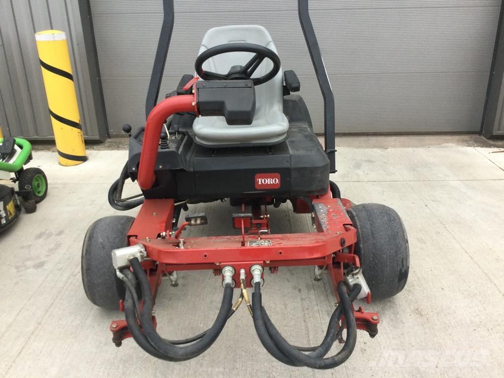 Toro 3250D Mobil çim biçme makineleri