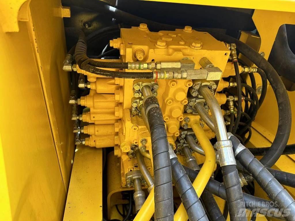 Komatsu PC 240 Paletli ekskavatörler