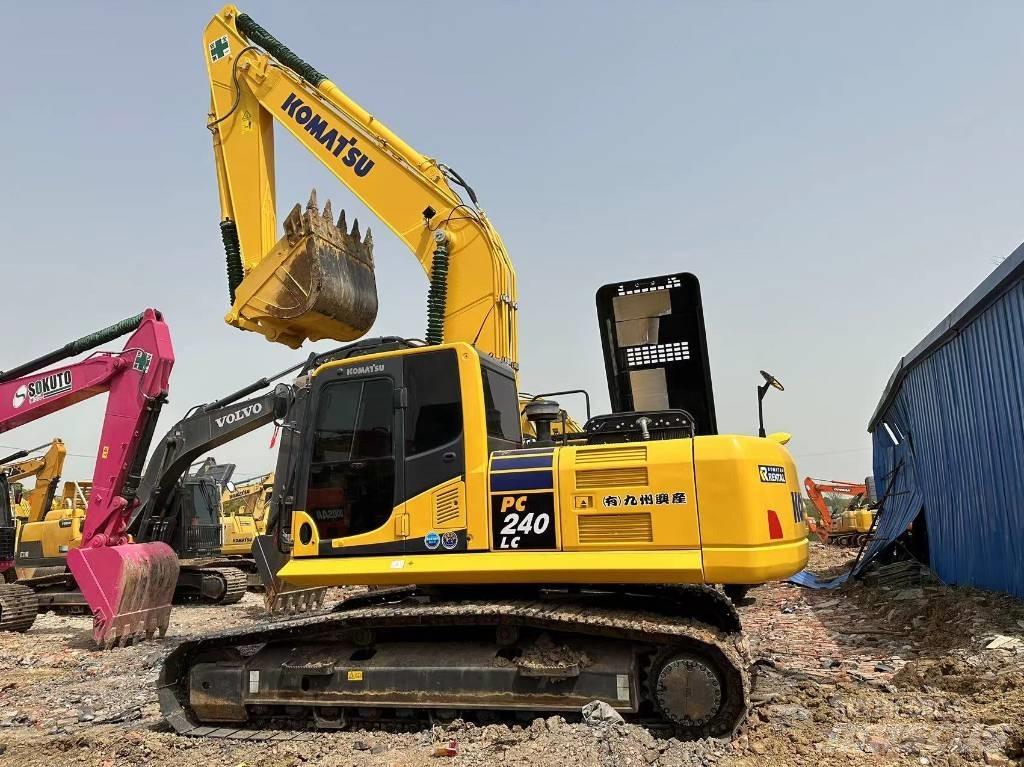 Komatsu PC 240 Paletli ekskavatörler