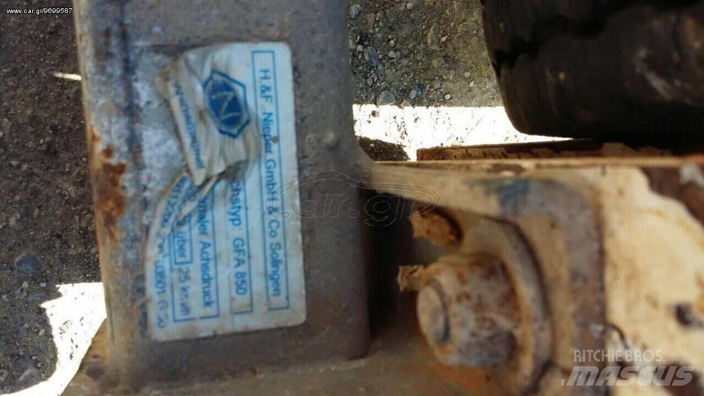 Ackermann 2 AXONES Diger çekiciler