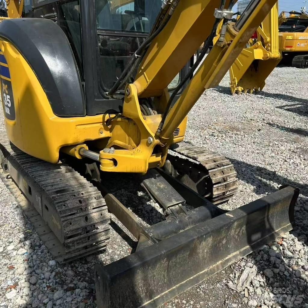 Komatsu 35 Paletli ekskavatörler