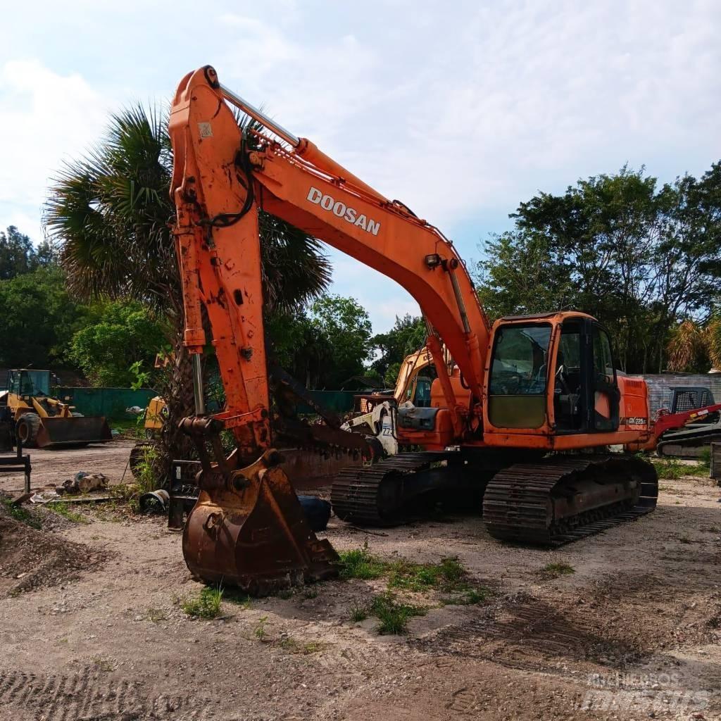 Doosan DX 225 LC Paletli ekskavatörler