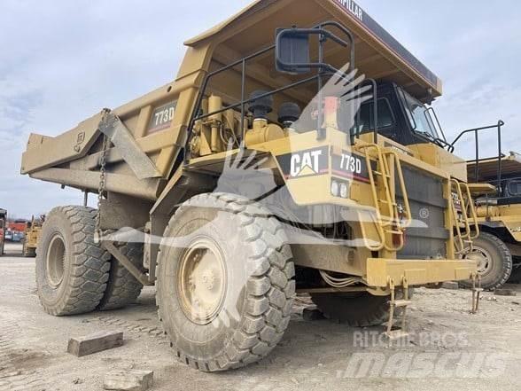 CAT 773D Belden kirma kaya kamyonu