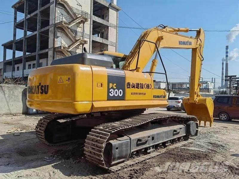Komatsu PC 300 Paletli ekskavatörler