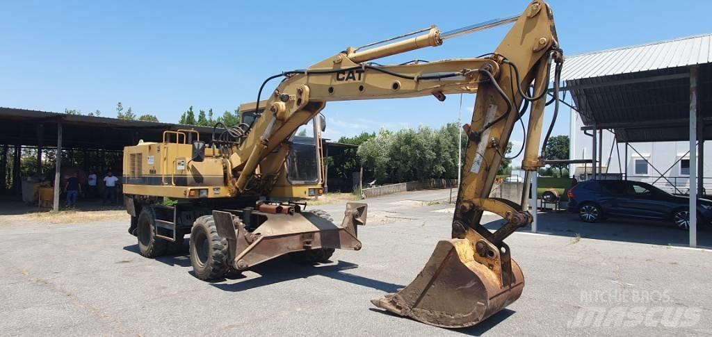CAT 214 B Lastik tekerli ekskavatörler