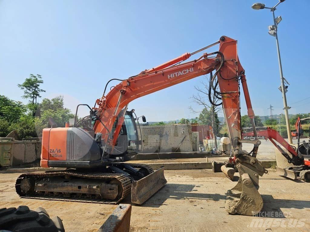 Hitachi ZX 135 US Paletli ekskavatörler