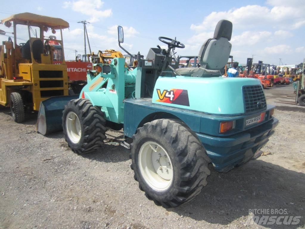 Yanmar V4 Tekerlekli yükleyiciler