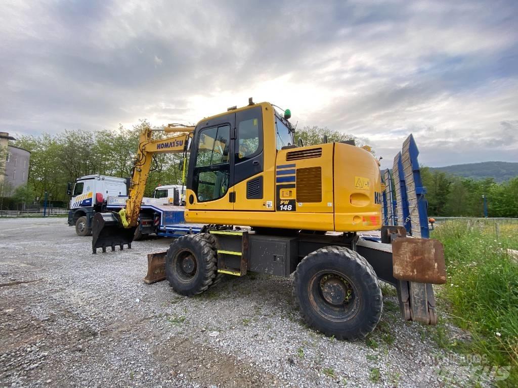 Komatsu PW 148 Lastik tekerli ekskavatörler