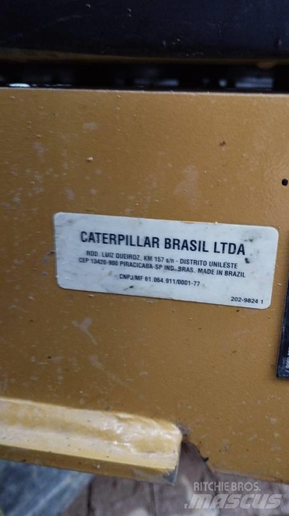 CAT 313D2L Paletli ekskavatörler