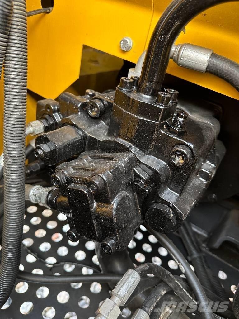 XCMG XE 85 DA Midi ekskavatörler 7 - 12 t