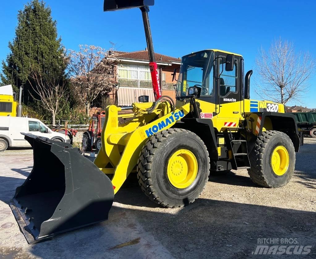 Komatsu WA 320 Tekerlekli yükleyiciler