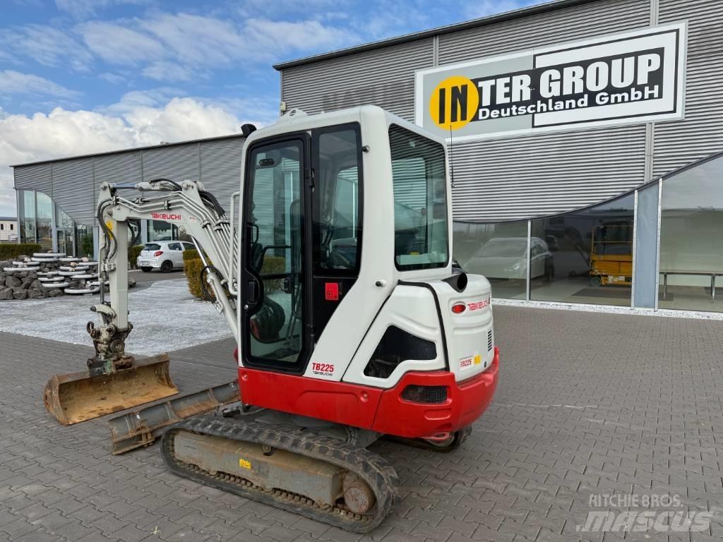 Takeuchi TB 225 V3 Mini ekskavatörler, 7 tona dek