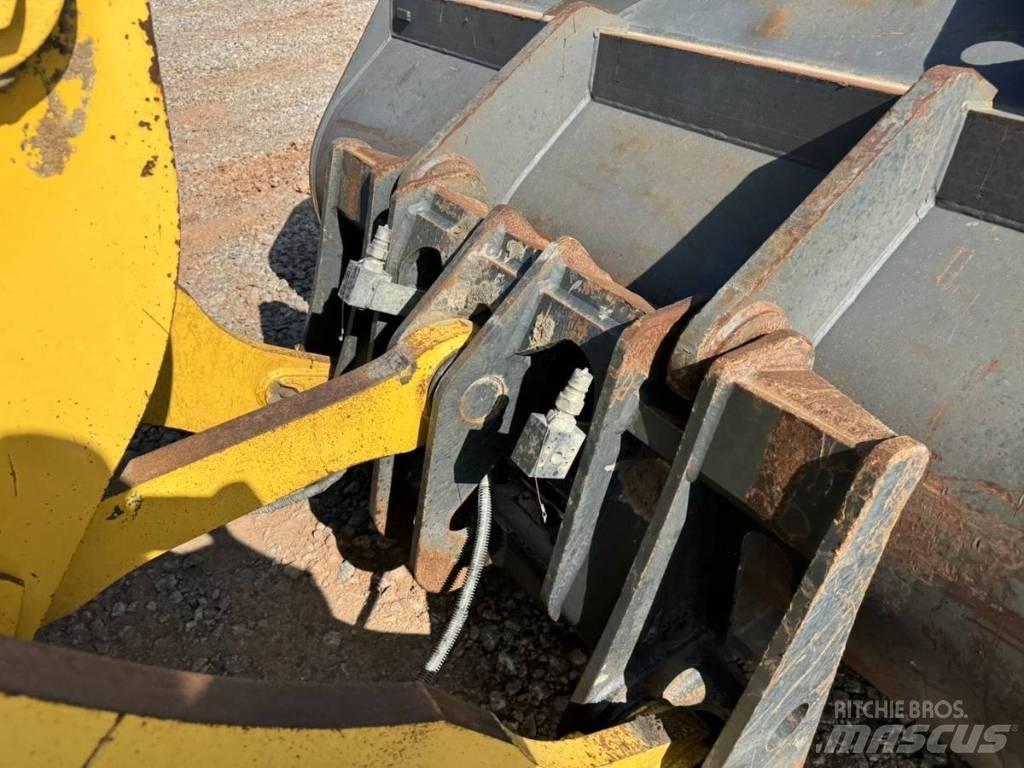Komatsu WA 320 Tekerlekli yükleyiciler