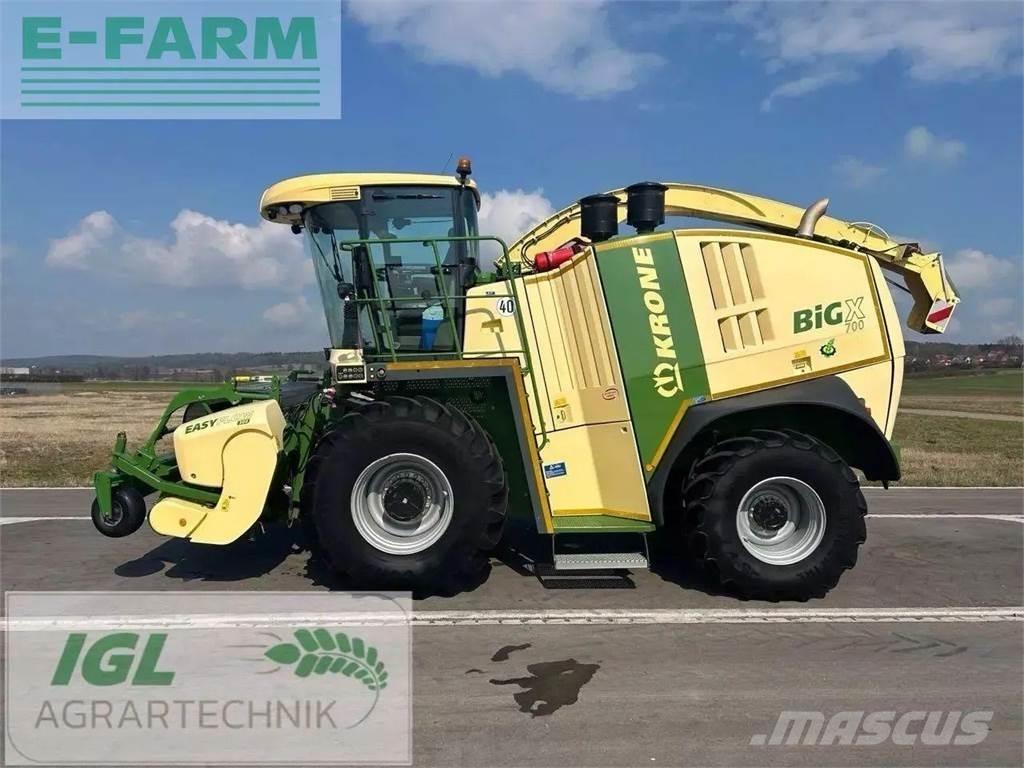 Krone big x 700 i Kendi yürür silaj makinalari