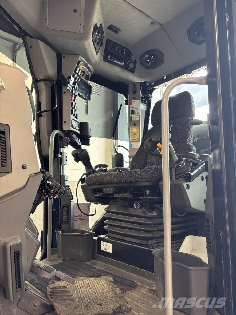 CAT 120 AWD Greyderler