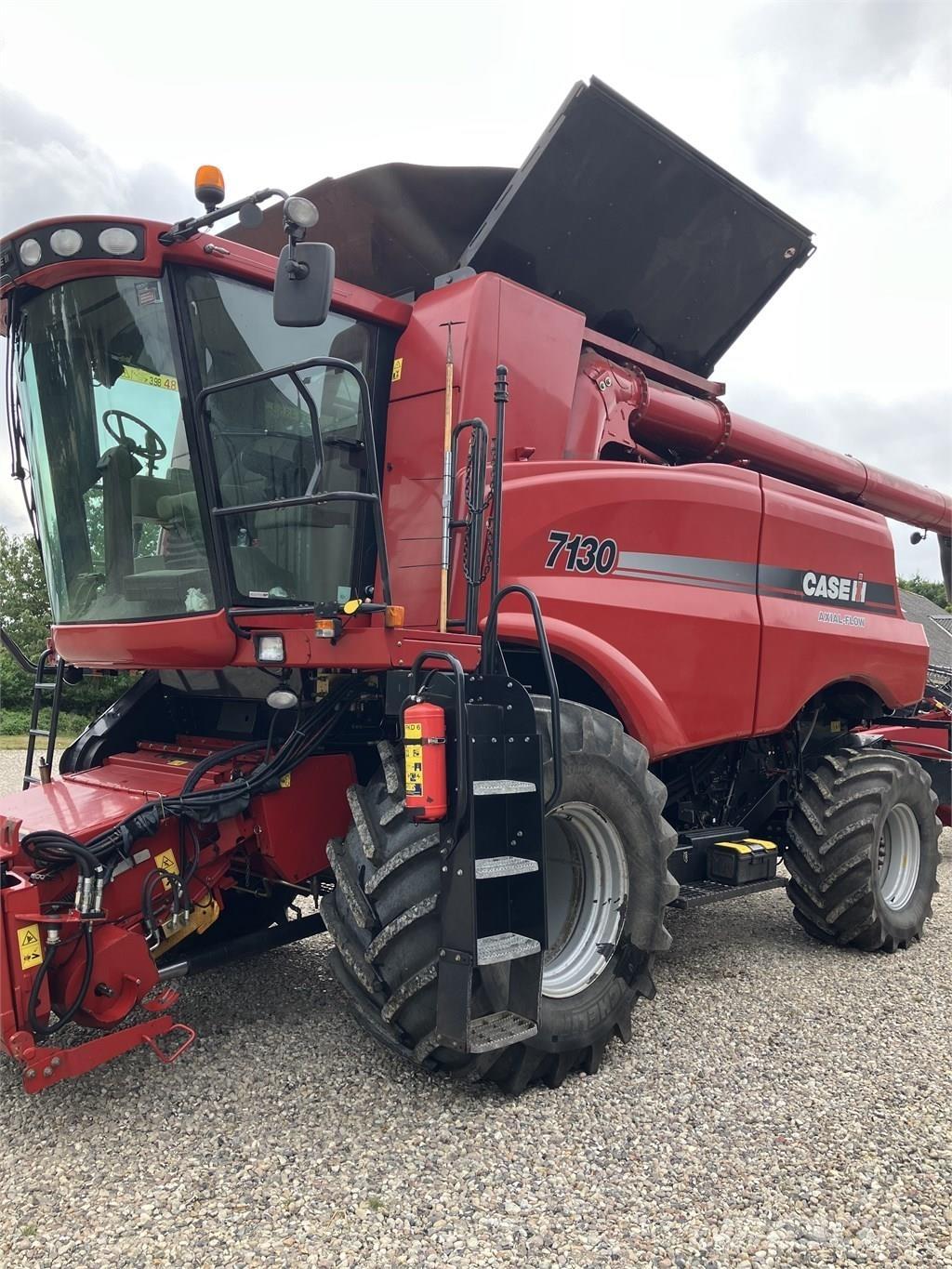 CASE Axial Flow 7130 Biçerdöverler