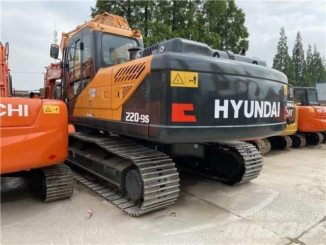 Hyundai Robex 220 LC Paletli ekskavatörler