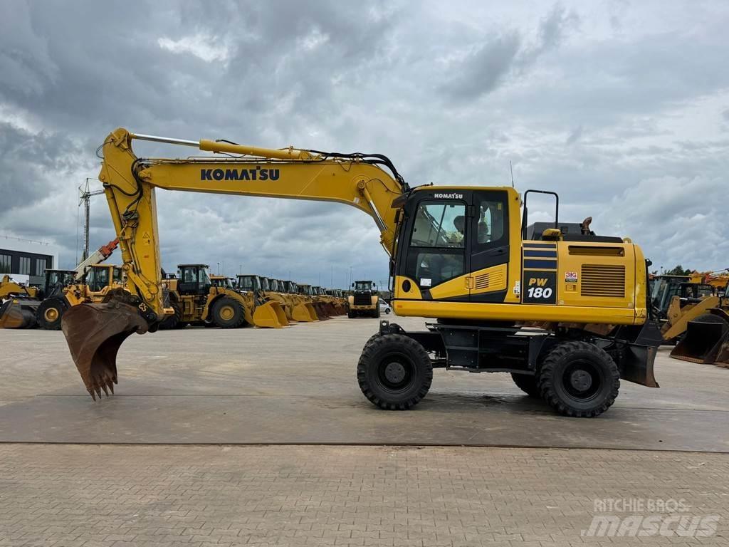 Komatsu PW180-11 Lastik tekerli ekskavatörler