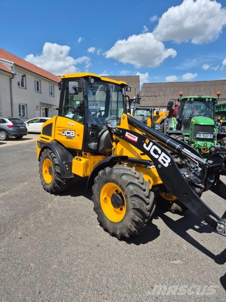 JCB 409 Agri Tarimsal teleskopik yükleyiciler