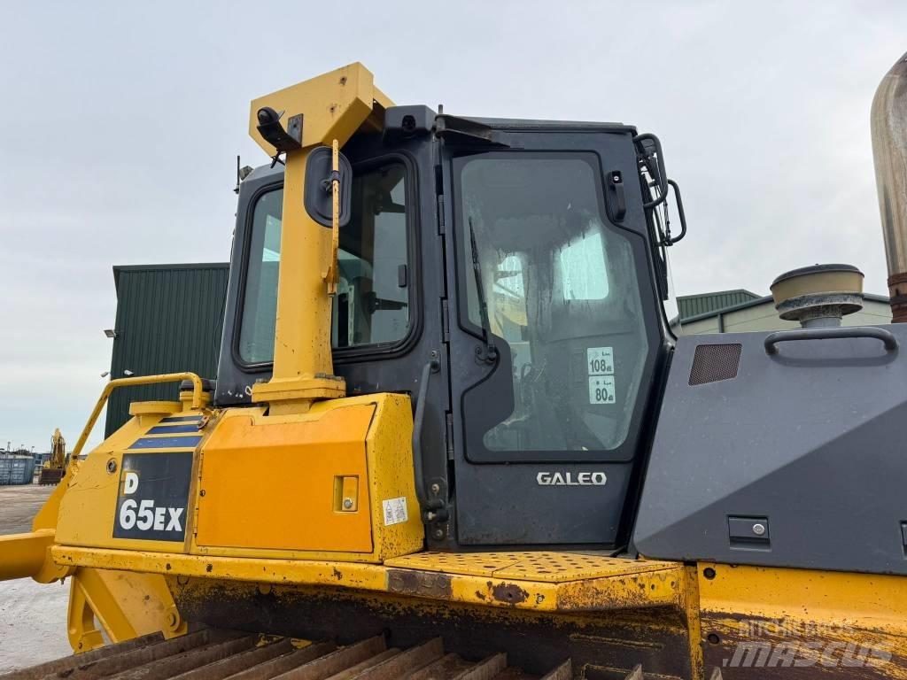 Komatsu D65EX-15 Paletli dozerler