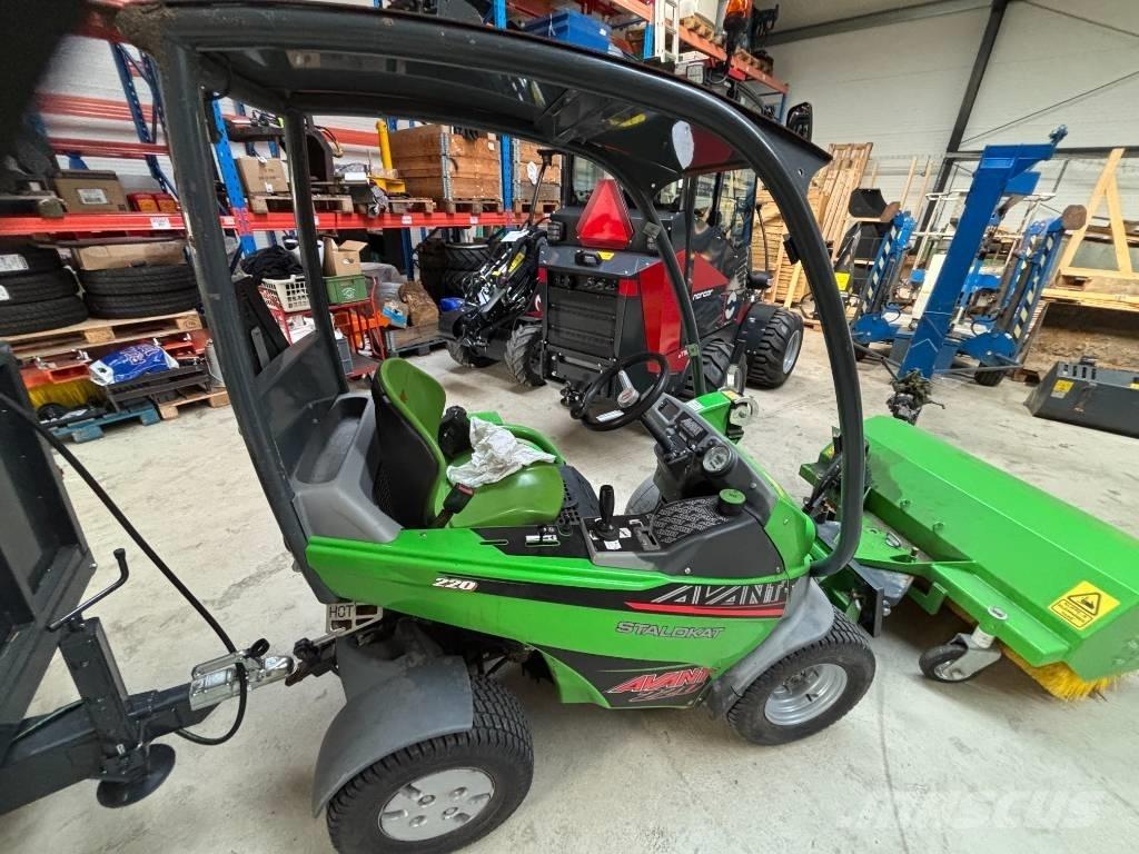 Avant 220 Mini yükleyiciler
