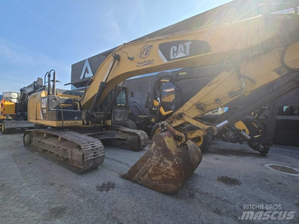 CAT 329 E LN Paletli ekskavatörler