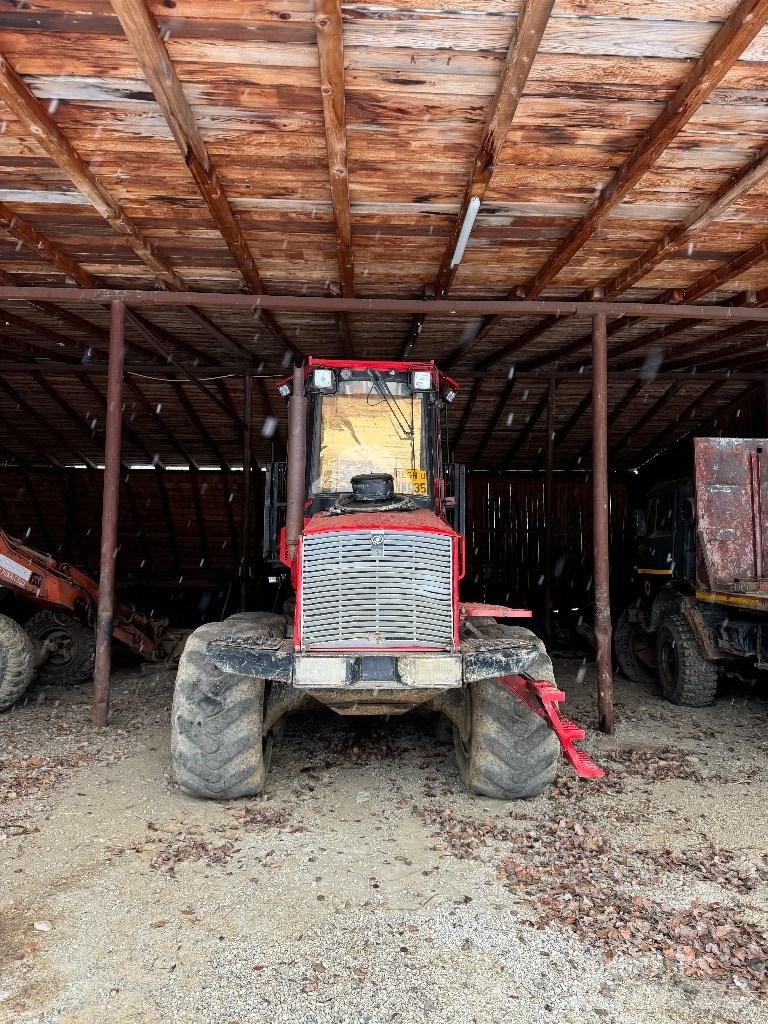 Valmet 840.4 Tomruk yükleyici traktörler
