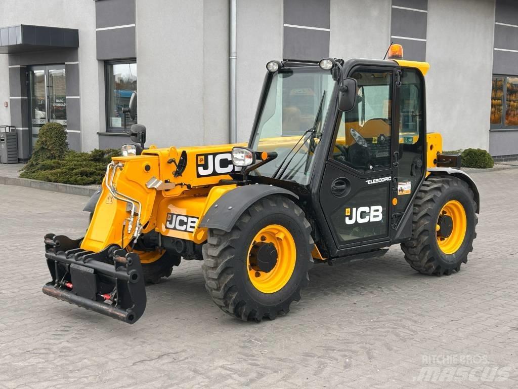JCB 525-60 AGRI Tarimsal teleskopik yükleyiciler