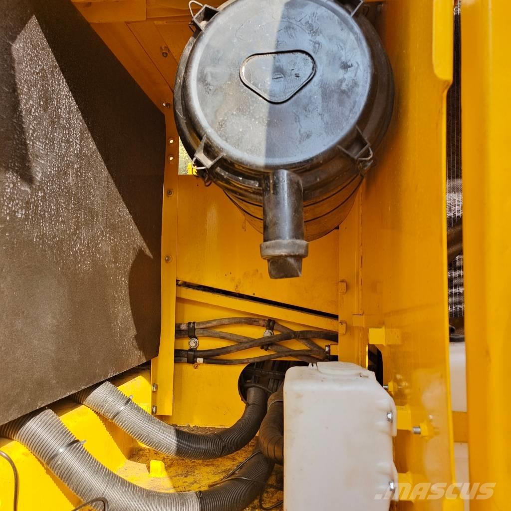 Komatsu PC 200-8 Paletli ekskavatörler