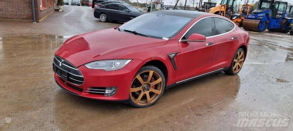Tesla Model S P85D Otomobiller