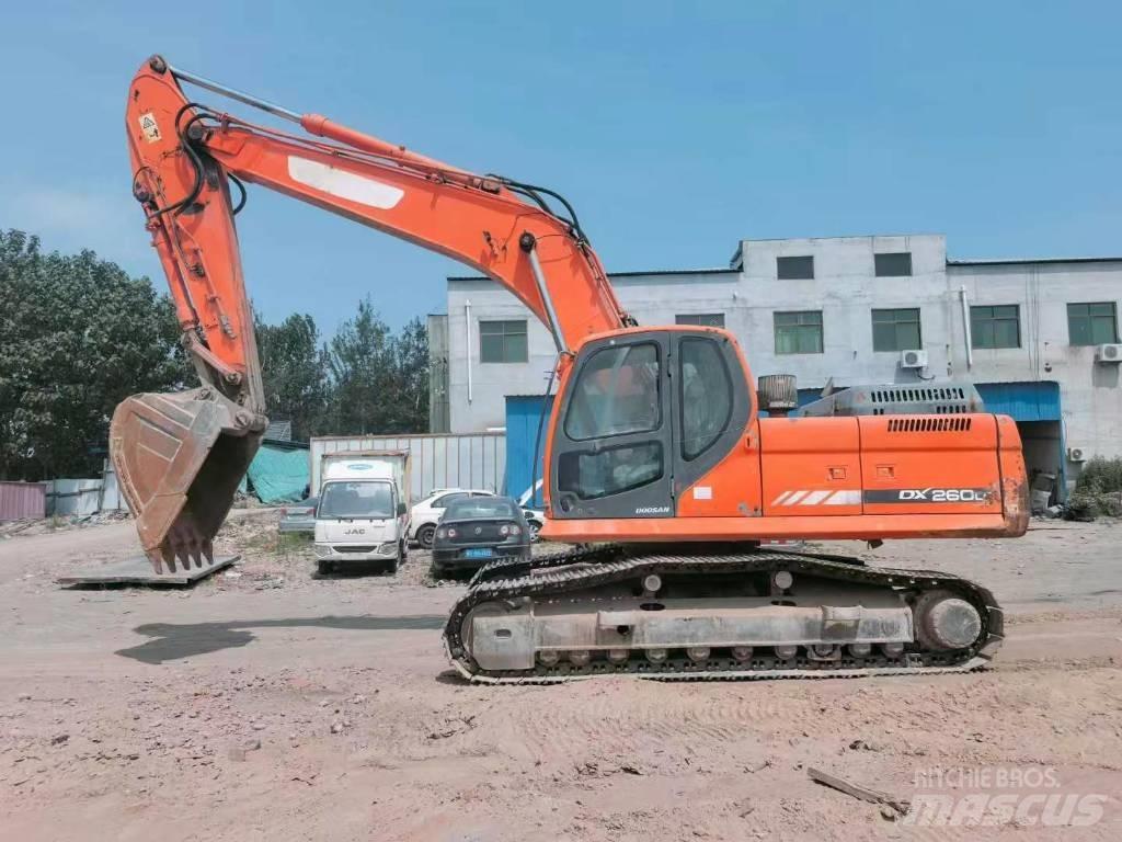 Doosan DX260 Paletli ekskavatörler