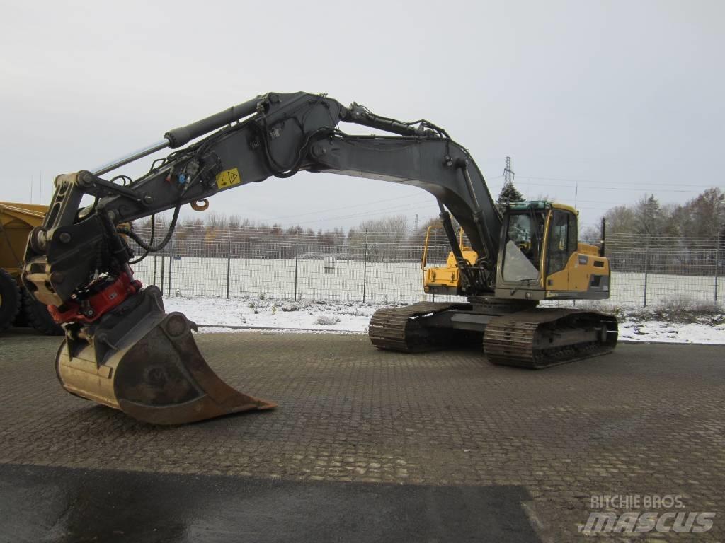 Volvo EC 300 D L Paletli ekskavatörler
