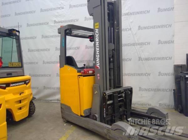 Jungheinrich ETV 325 Reach truck - depo içi istif araçları