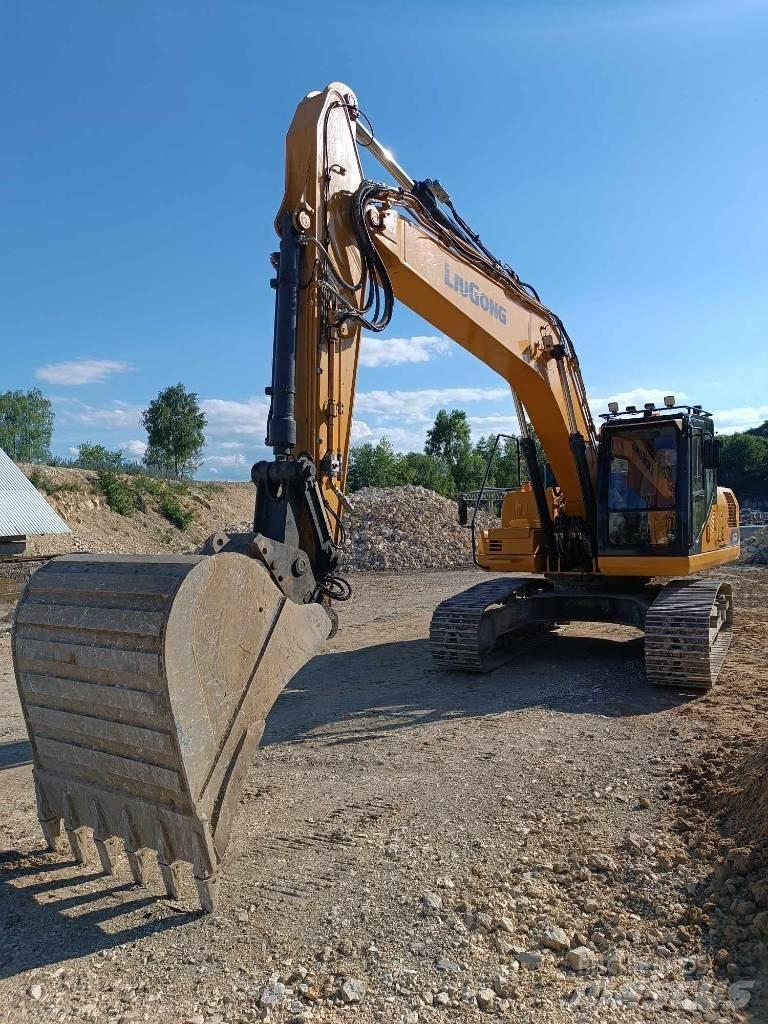 LiuGong CLG 922 E Paletli ekskavatörler