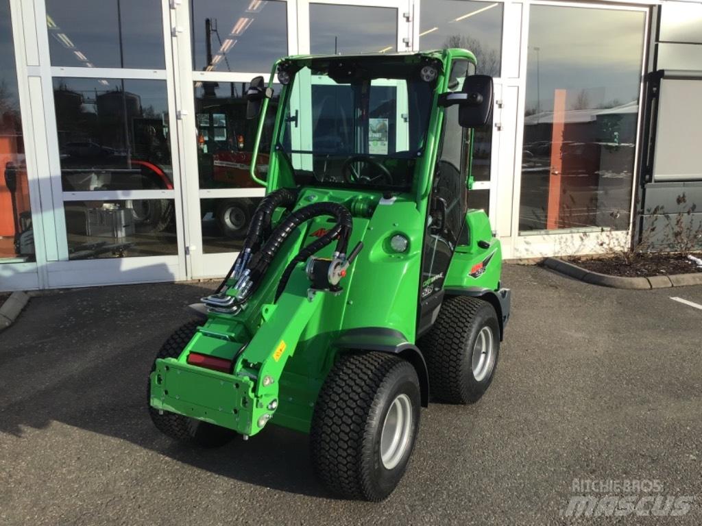 Avant 528 Skid steer loderler