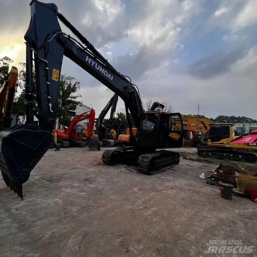 Hyundai R220-9S Paletli ekskavatörler