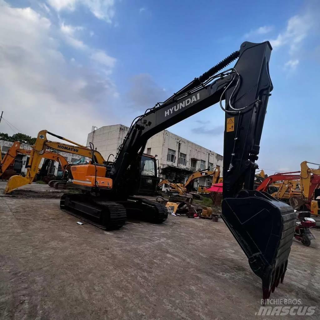 Hyundai R220-9S Paletli ekskavatörler