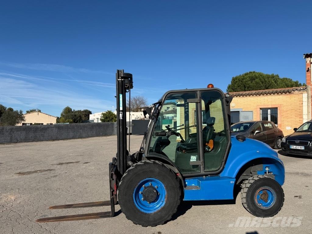 Ausa C 250 H Arazi tipi forklift