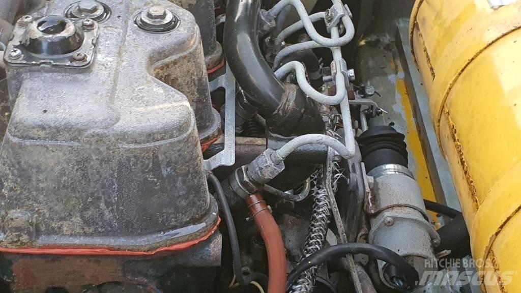 Sakai TS 160 Pnömatik lastikli silindirler