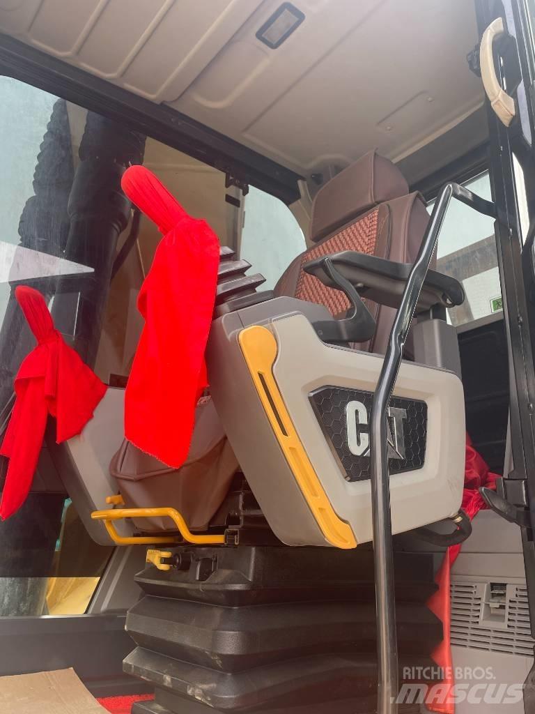 CAT CAT323GC Paletli ekskavatörler