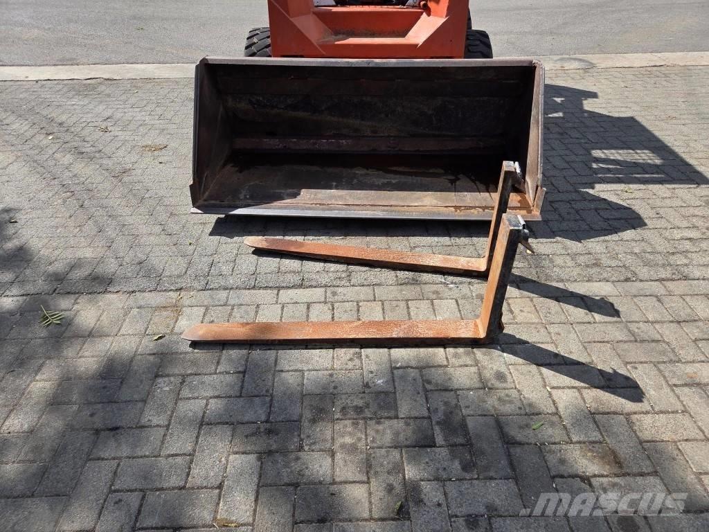 Thomas T170 Skid steer loderler